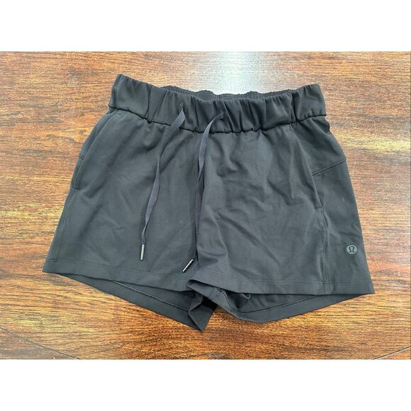 Lululemon On The Fly Black Mid Rise Pull On Shorts Size 2 - Picture 2 of 6